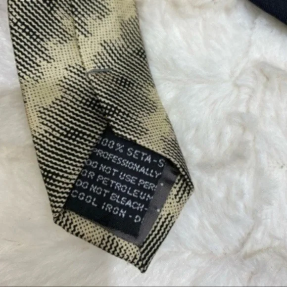 Gianni Versace Tie Color Navy Blue/Tan/Yellow